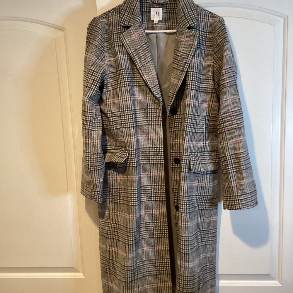 Gray Houndstooth Plaid full length coat size Medium from Gap